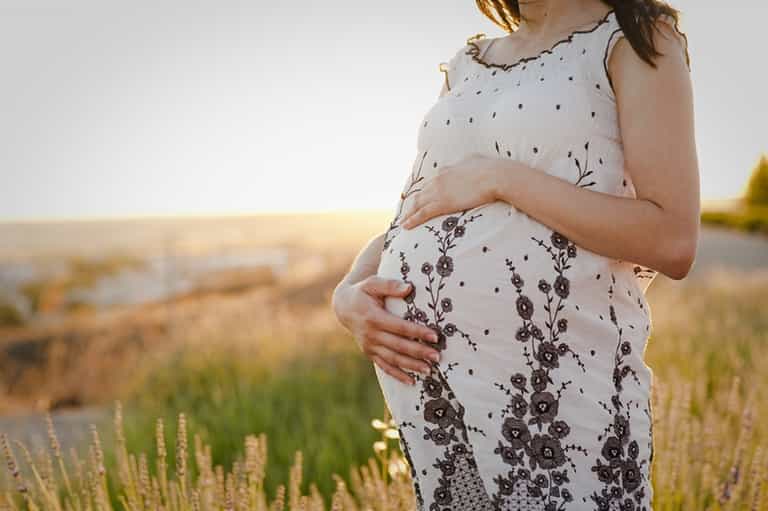 Doctors urge women to take folic acid following sharp rise in birth defects