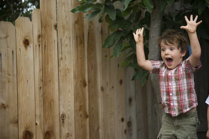A mum receives an angry letter from a neighbour because her son plays outside