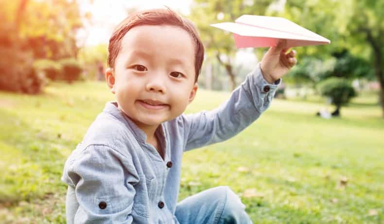 How to make a paper plane (and 3 other EASY paper projects kids will love)