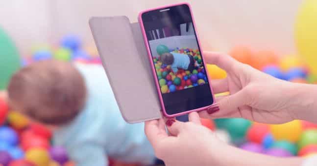 Facebook to warn parents when sharing photos of their kids online