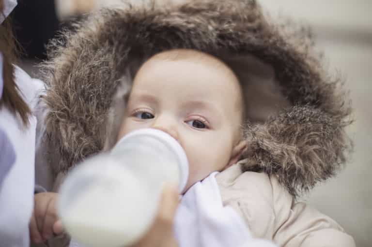 Breastfeeding mum pens open letter to mums using formula Breastfeeding mum pens open letter to mums using formula