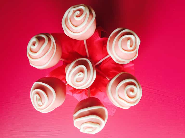 RECIPE: Add a splash of colour to any party with these gorgeous cake pops