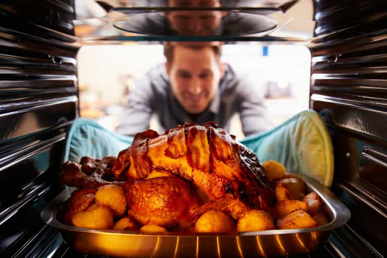 Netflix recommends the best turkey cooking times… and what to watch while you wait
