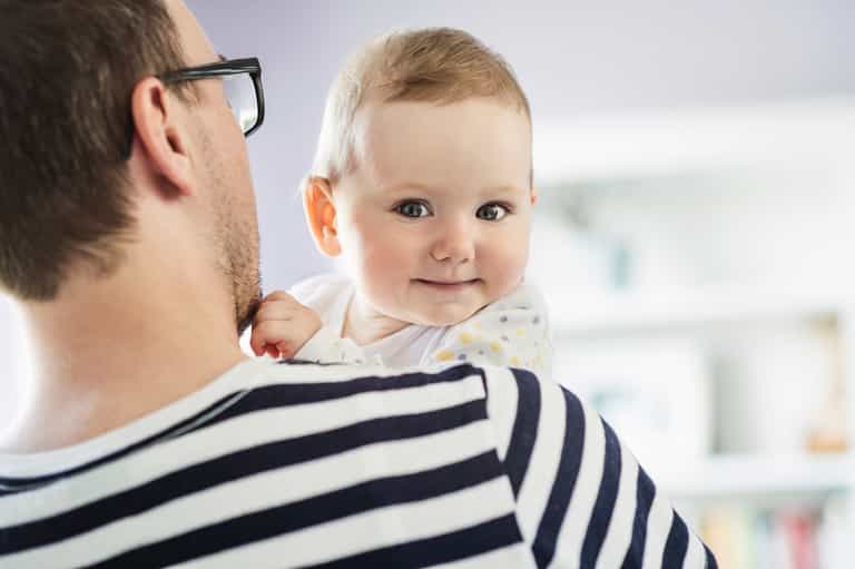 Labour Party proposes paid paternal leave and minimum wage increase