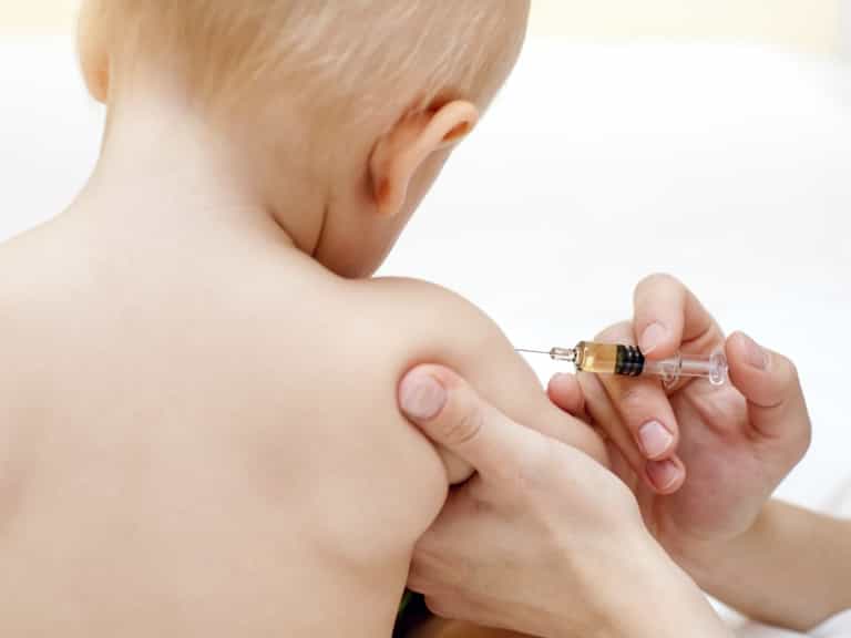 This very famous dad just took an important stance on vaccinations