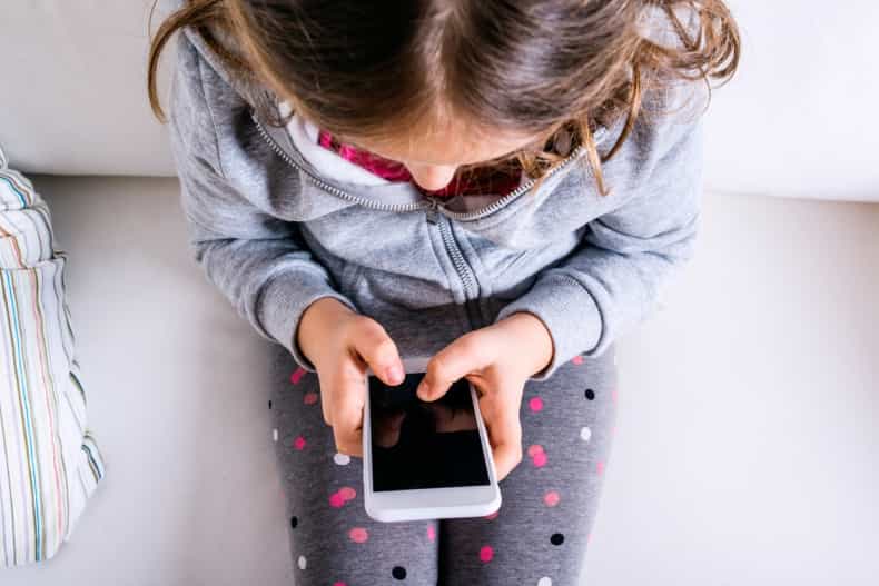 A smartphone ban for kids ‘is not the answer’, warns expert