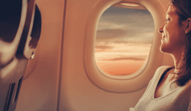 This viral thread about two strangers (maybe) falling in love on a plane is too cute