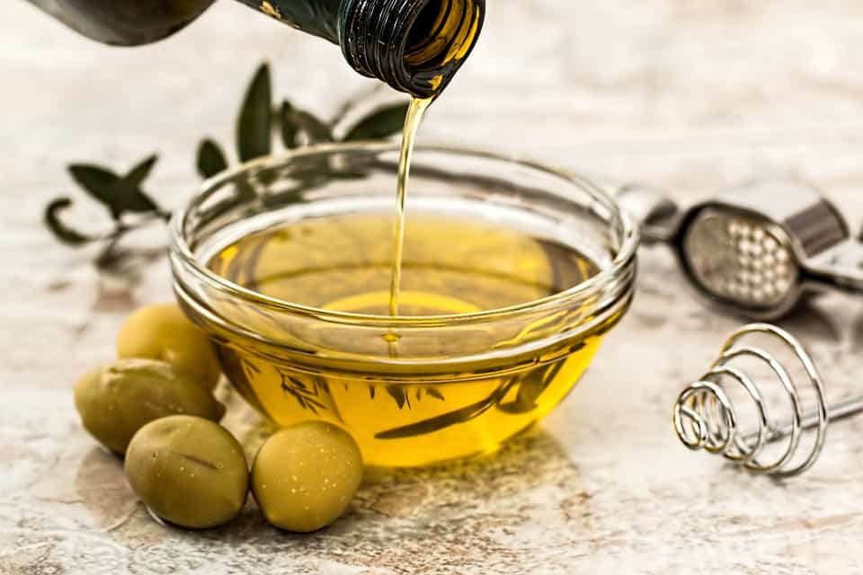 The reason you shouldn’t store olive oil on the kitchen counter top