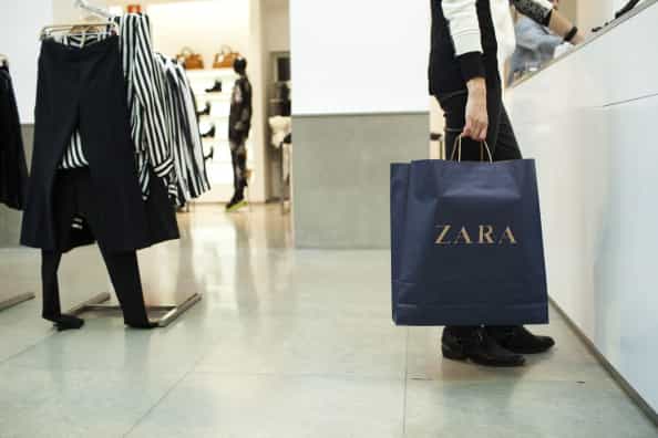 Mamas, you’ll just love this stunning Zara pink blazer