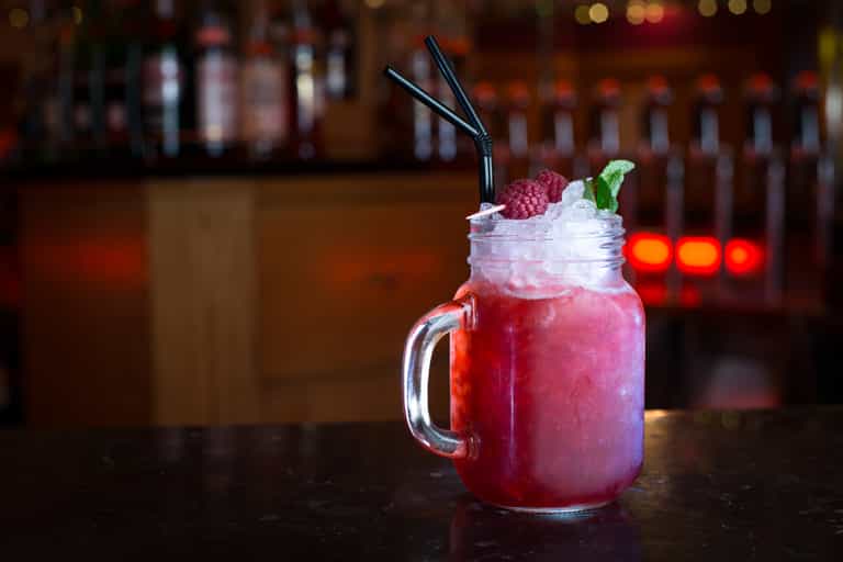 Having a party tonight? Then you need to try this ultimate gin cocktail