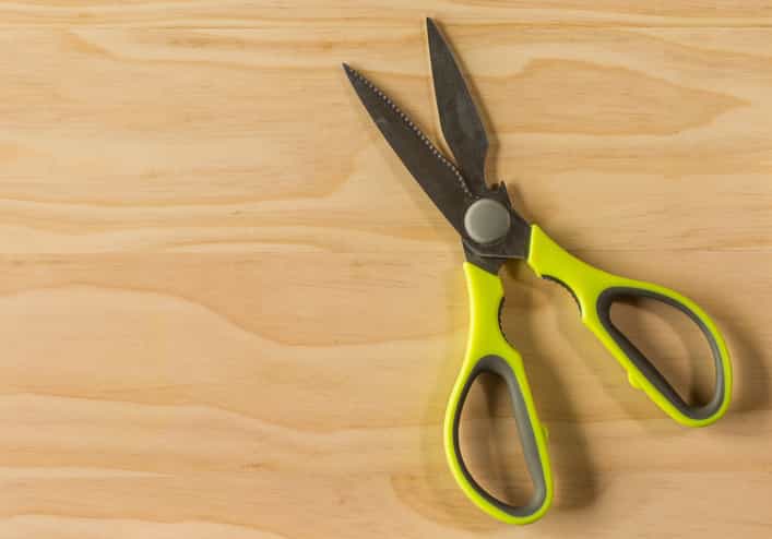 Mum claims her ex cut off their daughter’s hair after she let her get highlights