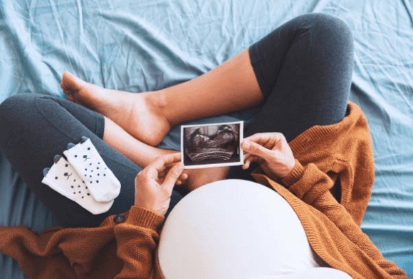 Win a €250 voucher to add to your maternity wardrobe!