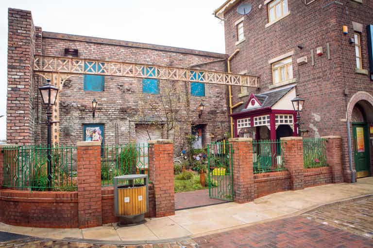 The brand new Corrie set has been revealed and it looks great