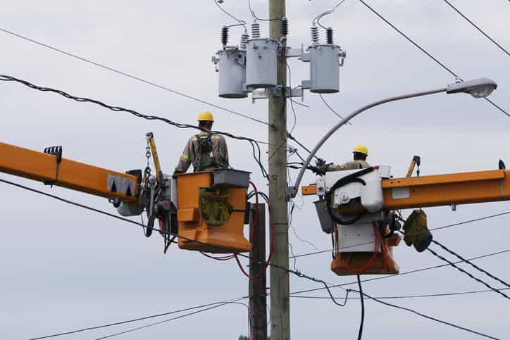 Schools may not reopen as ESB battles to restore power to 25,000 in Leinster and Munster