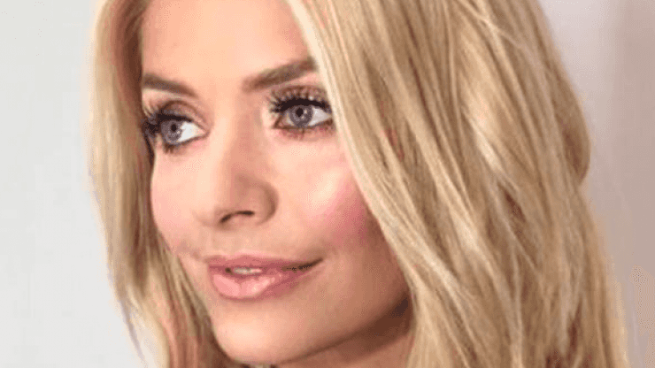 Fans have a lot to say about Holly Willoughby’s €275 top