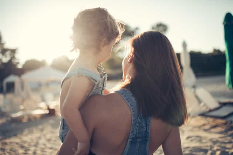 5 things EVERYONE needs to be packing in their beach bag this summer 5 things EVERYONE needs to be packing in their beach bag this summer