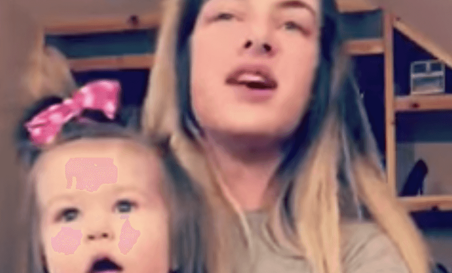 One-year-old Irish girl blown away by her mammy’s singing voice