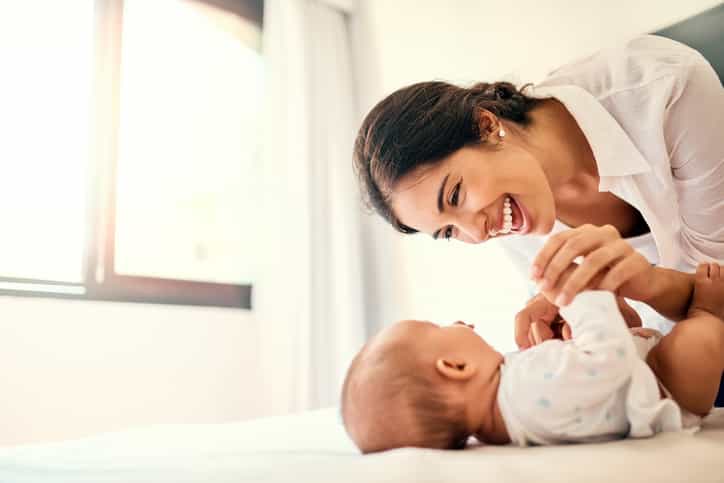 10 reasons why I decided NOT to sleep train my baby son