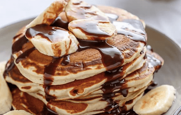 These Nutella stuffed banana pancakes are the perfect Sunday morning treat