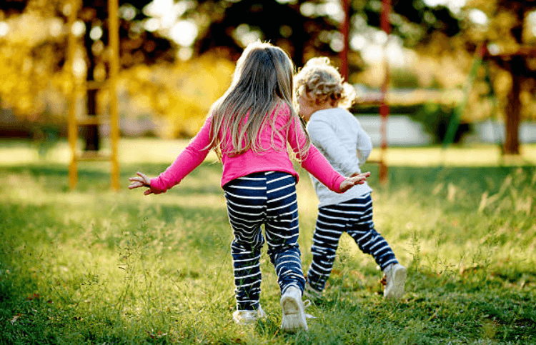 3 easy-peasy ways to keep the kids entertained in the garden (so you can get stuff done)