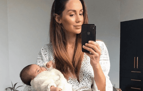 Mum shows massive difference between ‘posed and unposed’ postpartum photos