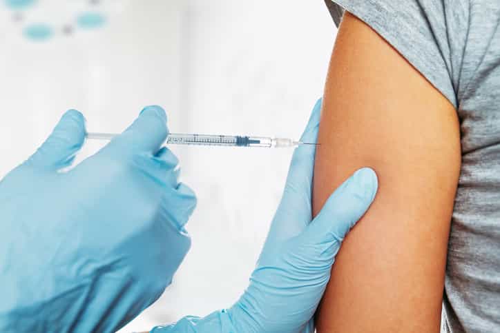 Mum wants to know if the flu vaccine is free for pregnant women in Ireland