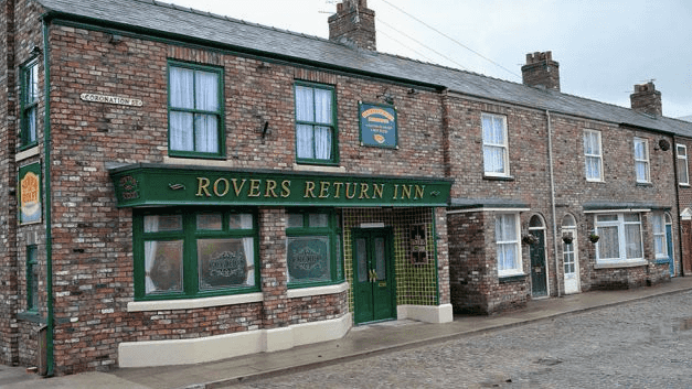 Huge shock for Coronation Street viewers as character to ‘return from the dead’