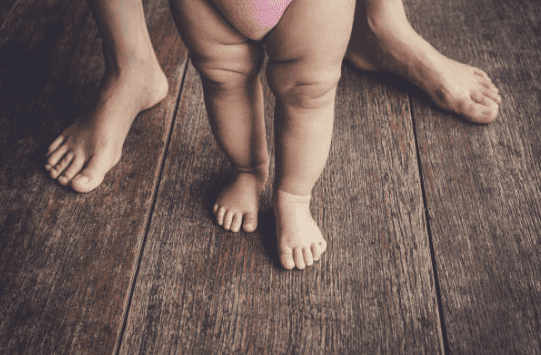 Here’s how many parents regret the age they had their first child at