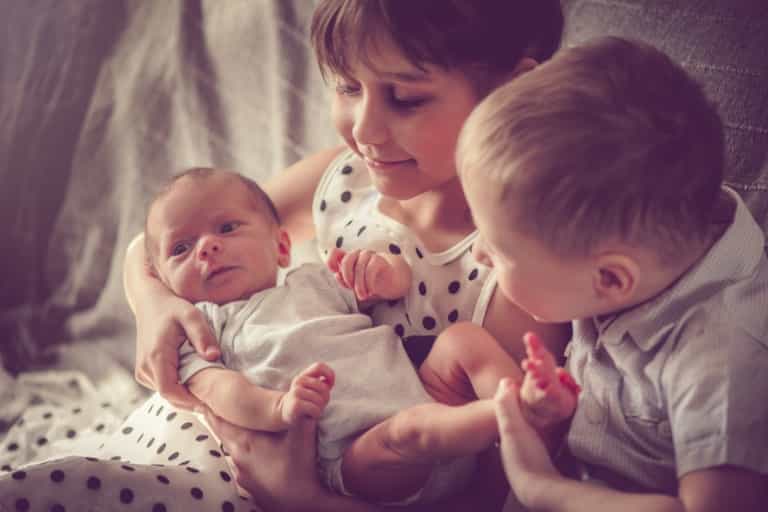 Kids with siblings develop different brain structures compared to only children, study says