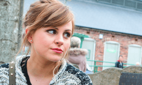 Corrie fans note massive continuity error with Sarah Platt last night