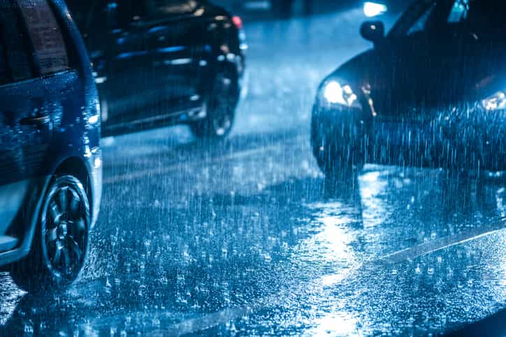 Met Eireann says that it’s going to LASH rain all week, and we’re devastated