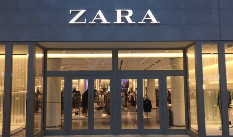 The lace Zara dress to snap up now because it’s an amazing bargain for €30