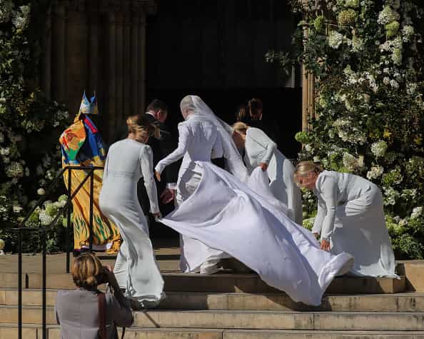 Ellie Goulding’s wedding dress took 640 hours to make and honestly, WOW