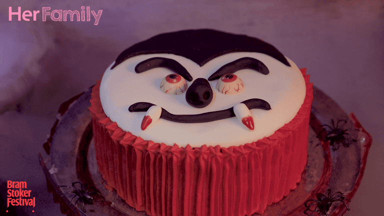 Bram Stoker Dracula Cookie Smash Cake recipe