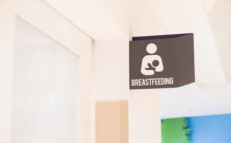 Mum sprays breastmilk into a crowd of party goers and other mums aren’t happy Mum sprays breastmilk into a crowd of party goers and other mums aren’t happy