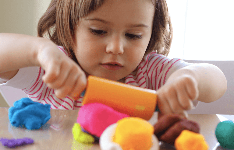 5 easy indoor crafts for toddlers that won’t make too much of a mess