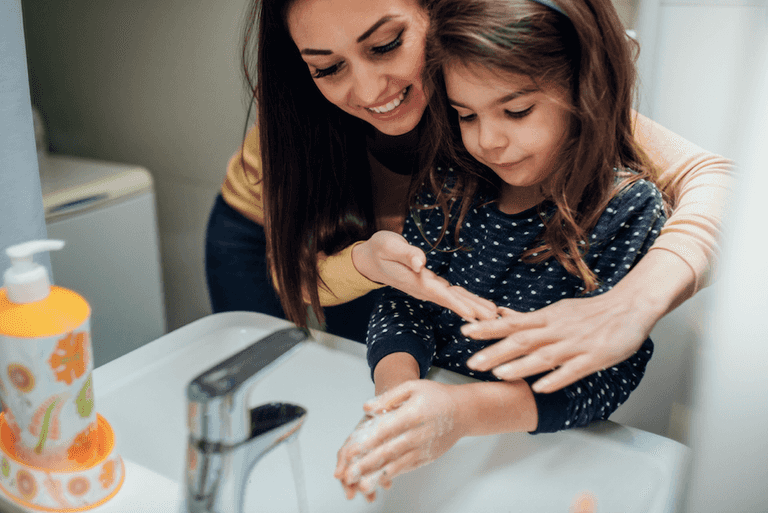 Teacher shows his classroom of kids exactly why it’s so important to wash your hands