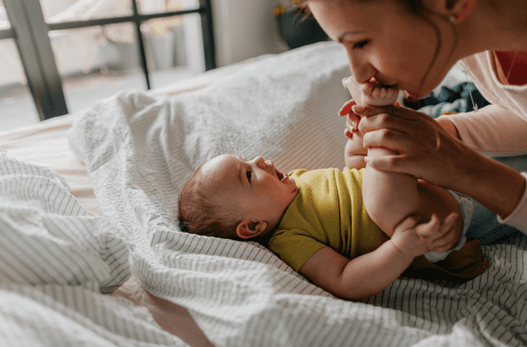 When mum is happy, her brain syncs with her baby’s brain a new study has found
