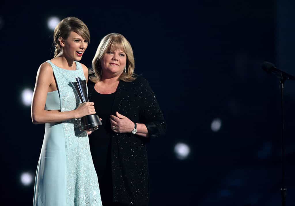 ‘Really hard’ Taylor Swift reveals mother’s brain tumour diagnosis