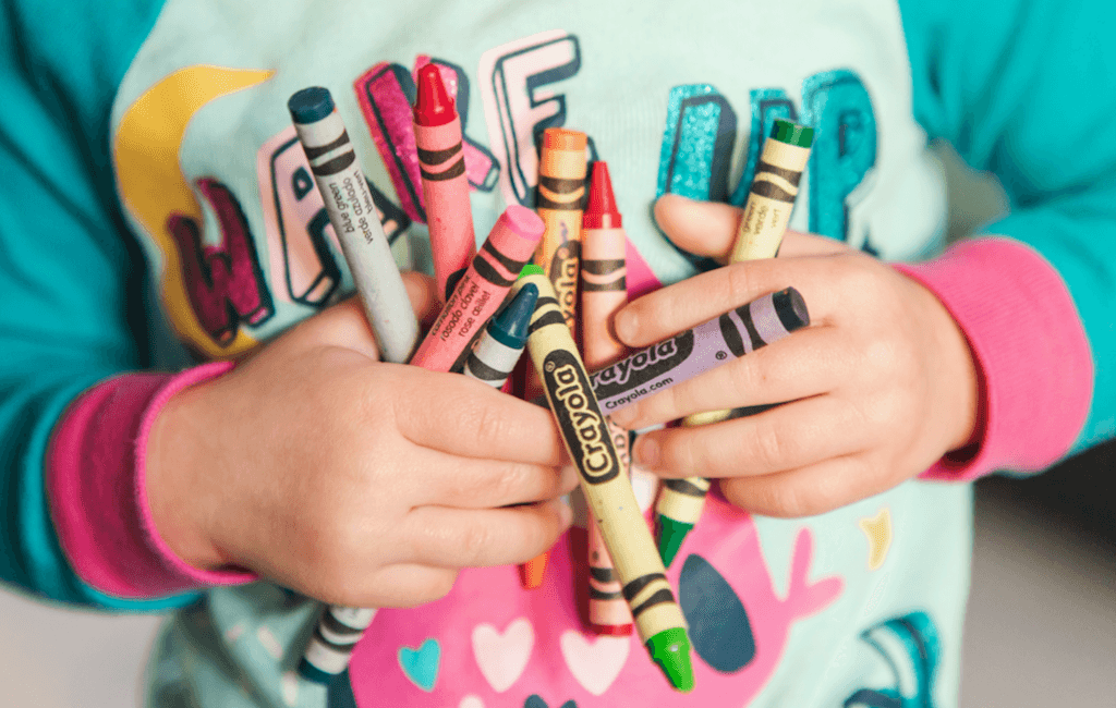 3 indoor activties that’ll teach children how to practise some random acts of kindness this week