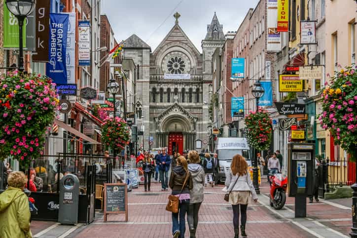 Reopening of restaurants and gastropubs, travel between counties set to be approved by government