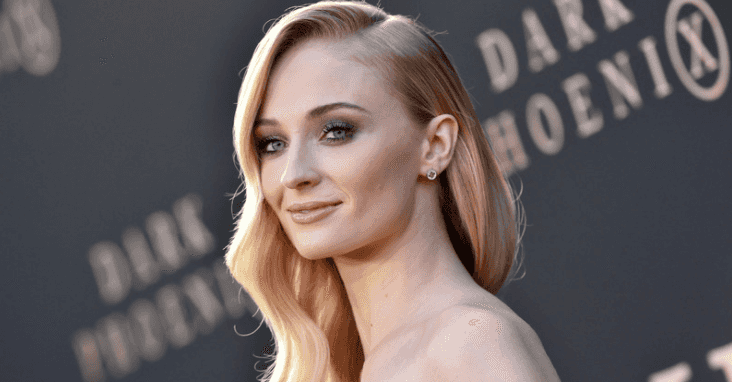 Sophie Turner: “If I can wear a mask to give birth, then you can wear a mask at Walmart”