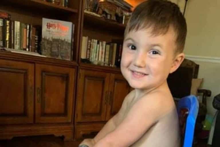Childminder left a note saying 3-year-old drowned in the bath and ran