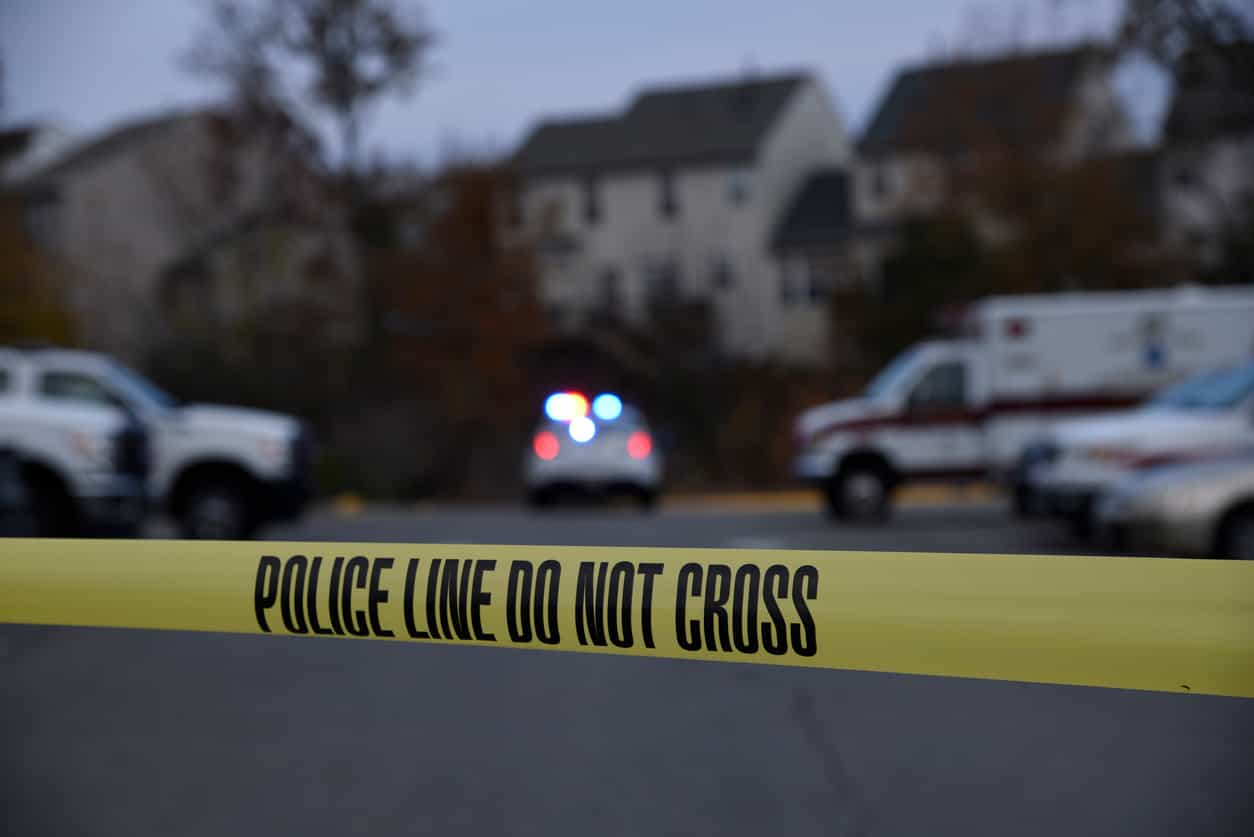 Father fatally shoots teenage daughter mistaking her for a burglar