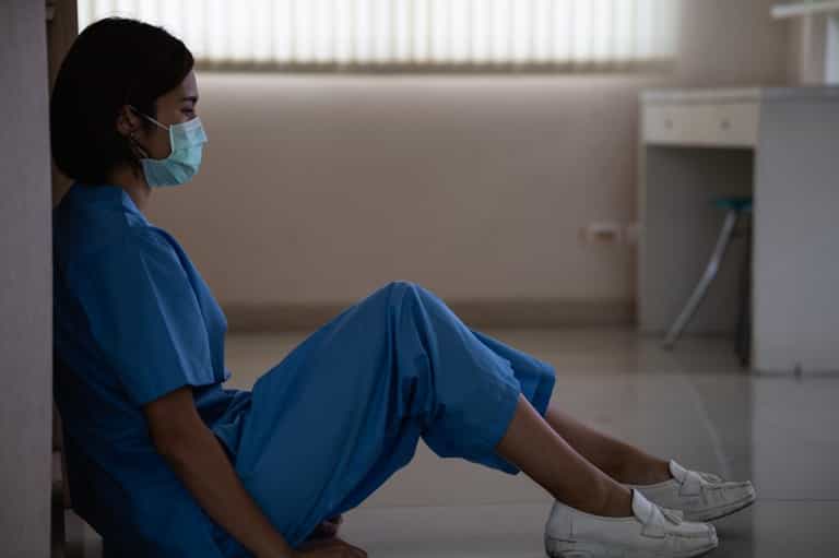“We’re not equipped for what’s ahead of us” – An Irish healthcare worker’s fear over restrictions ending