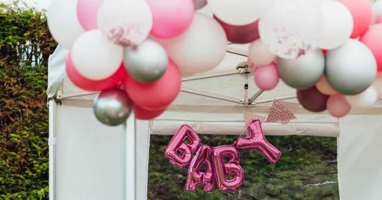 Woman wants to boycott friend’s women-only baby shower as she thinks it’s sexist