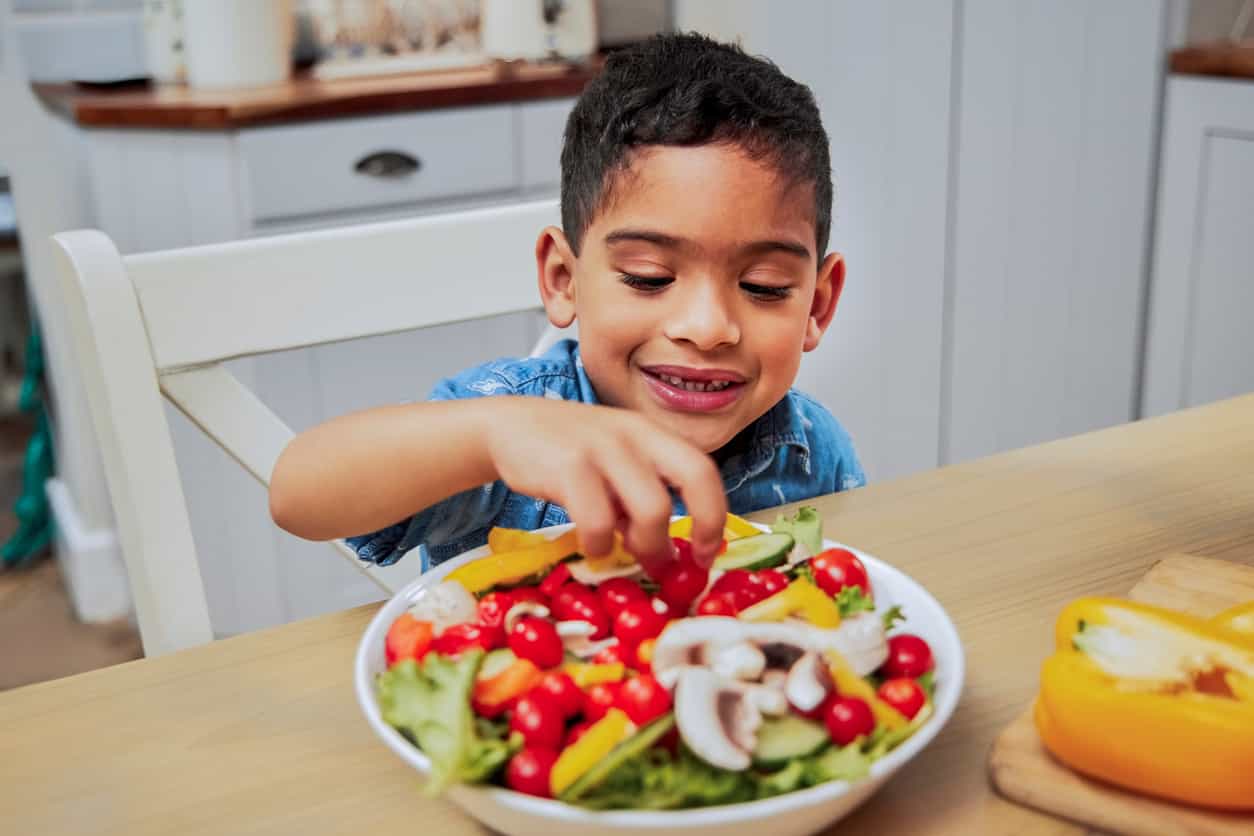 Mum admits she secretly feeds her child’s vegan friend meat