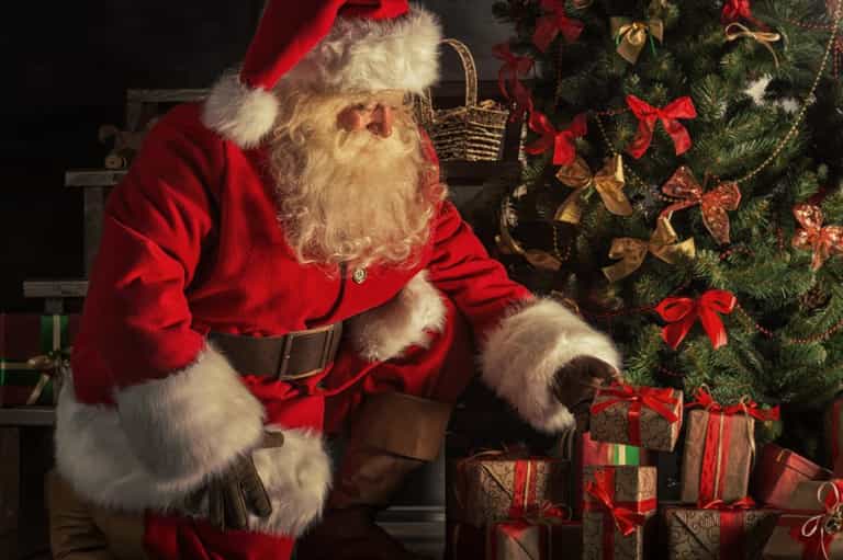 Tánaiste Leo Varadkar reassures kids that Santa will visit Ireland this Christmas