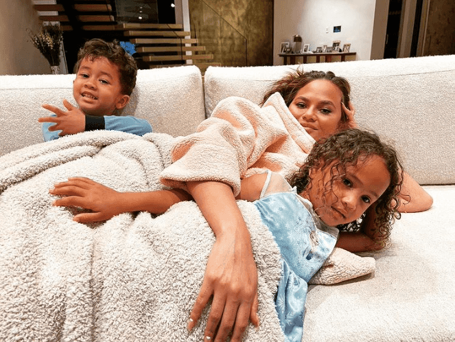 Is the “perfection of Instagram” giving new parents unrealistic expectations?