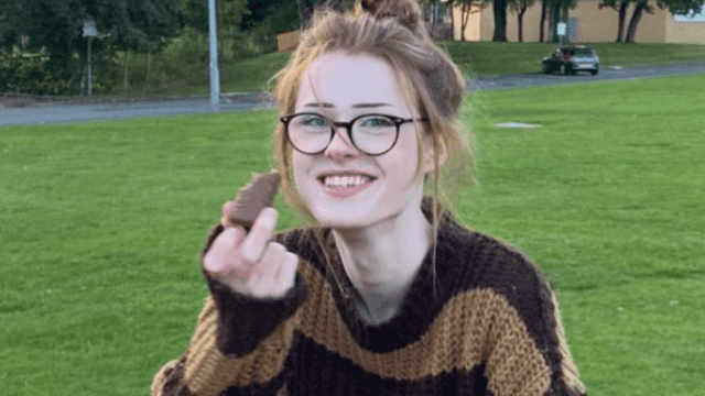 Hundreds attend vigils in Dublin and Belfast remembering Brianna Ghey